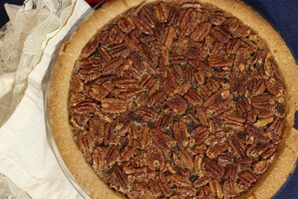 Traditional-Pecan-Pie-Recipe-700x467