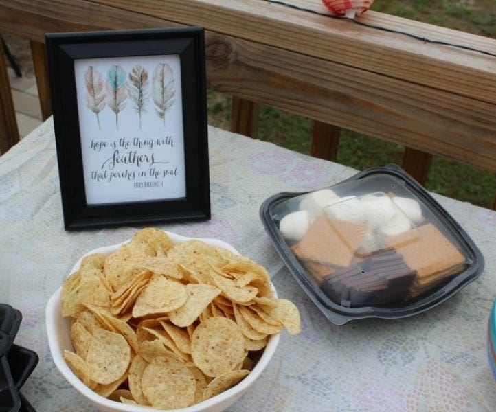 How to Make A S’mores Kit Using Recycled Items #ChickfilAMomsDIY