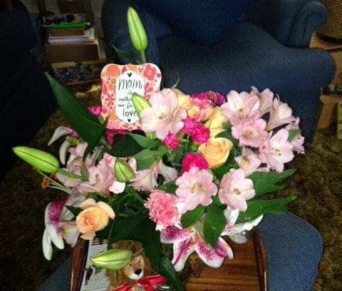 love hallmark mom's arrangement