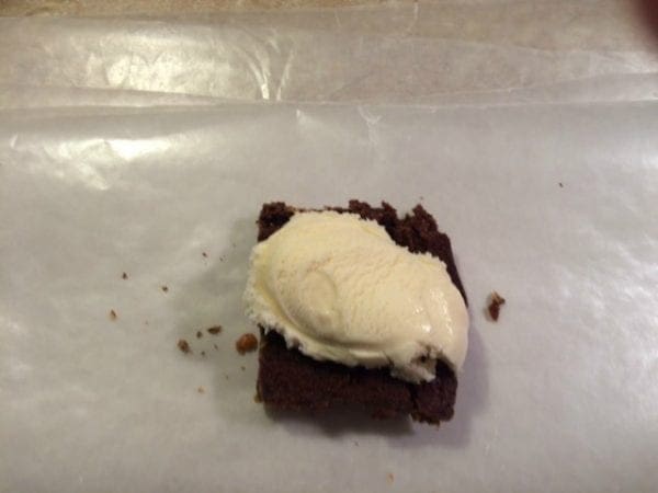ice cream part of sandwich