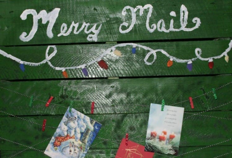 Merry Mail : Christmas Card Holder Made From Old Pallet