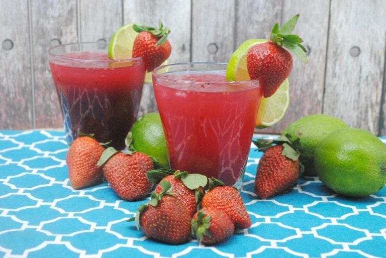 Celebrate New Years with this Very Berry Cocktail