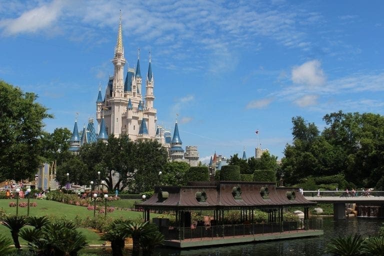 5 Ways to Plan an Orlando Family Vacation on a Budget