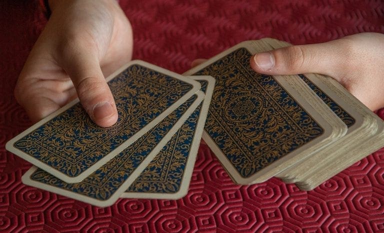 5 Amazing Things That A Tarot Reader Can Reveal