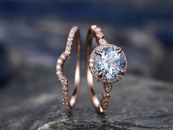 How to Decide Whether to Buy a Bridal Set or an Engagement Ring