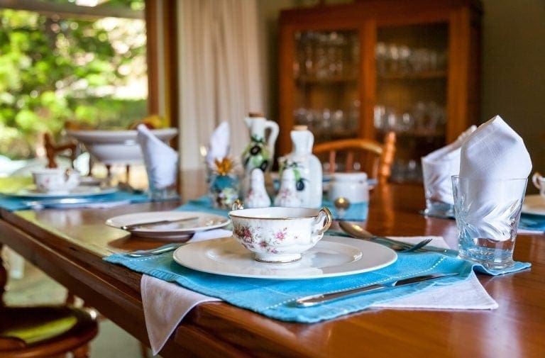 How to Pack Dining Room Safely and Effectively