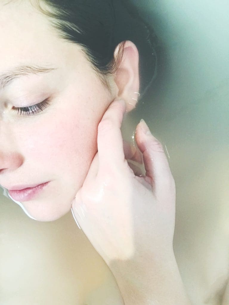 Why You Should Moisturize Your Skin to Keep It Healthy, Young and Beautiful