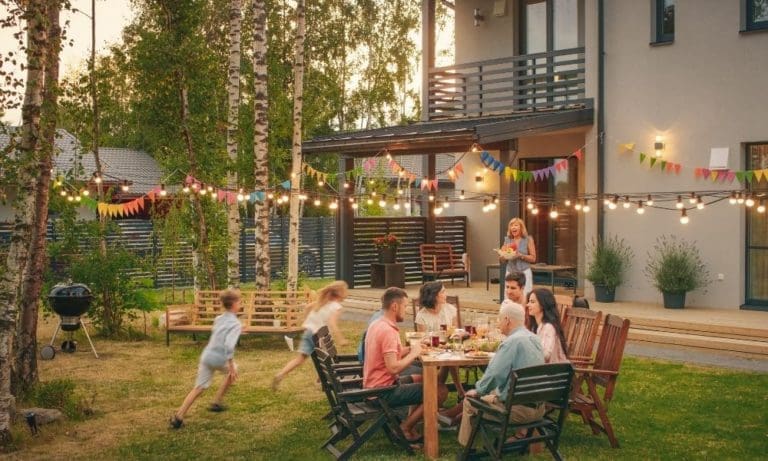 Tips for a Safe and Simple Backyard Party Setup