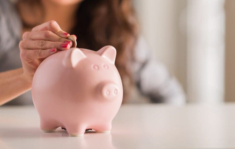 5 Tips on Saving Money in This Economy