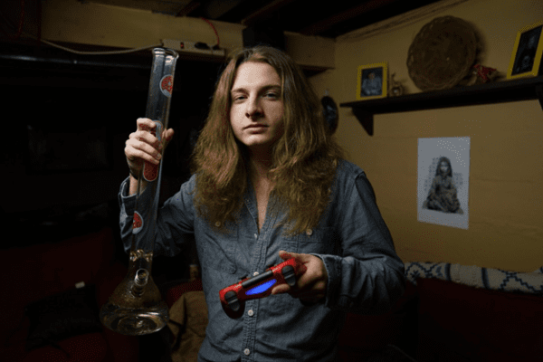 How To Choose The Right Bongs