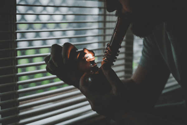 How To Choose The Right Bongs 