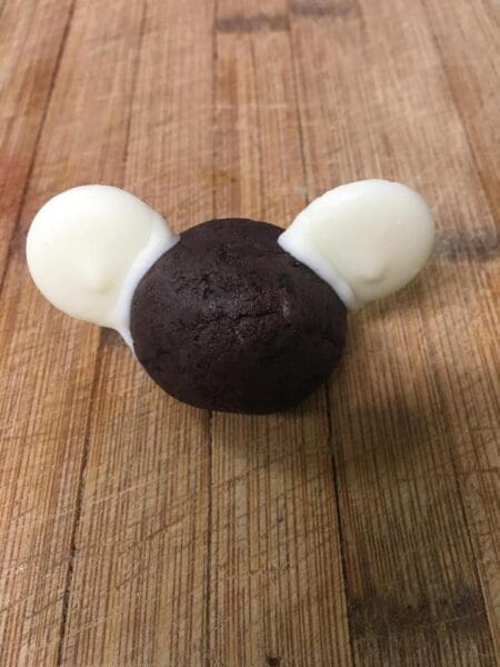 Mickey Snowmen Cake Pops