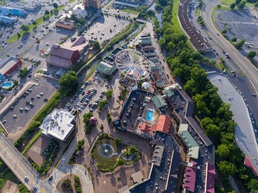 Your Guide To The Perfect Honeymoon In Pigeon Forge
