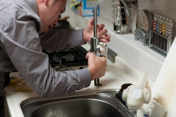 Why You Should Hire a Plumber Instead of DIY