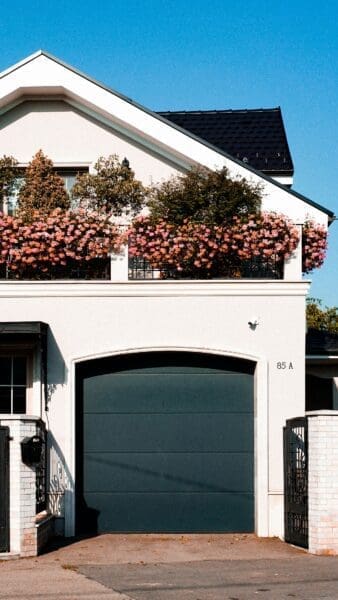 Exploring the Benefits of Garage Door Repair