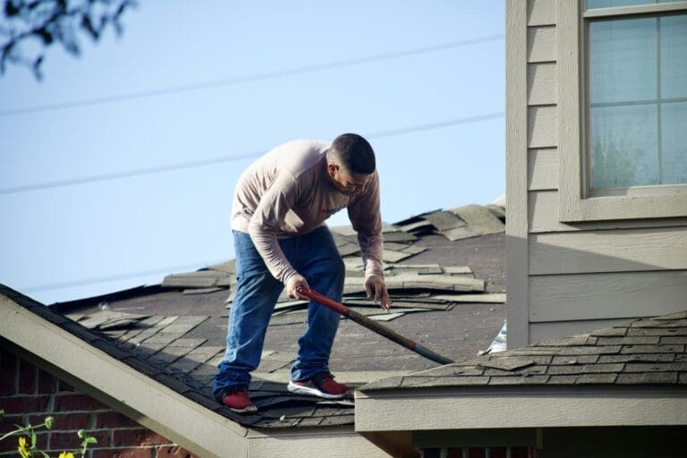 Why Should You Invest in a Roofer?