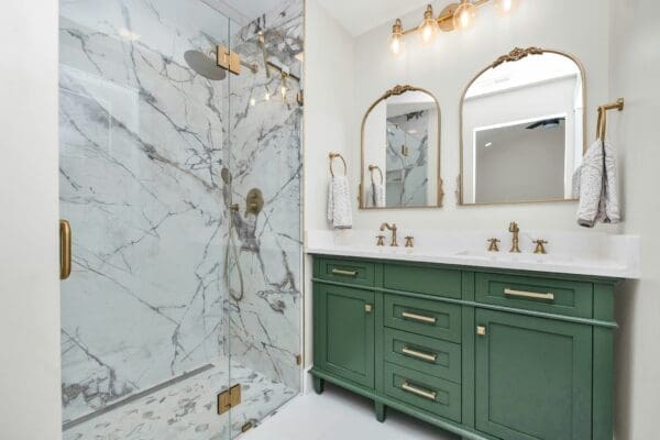 Tips for Maximizing Small Bathroom Spaces: Smart Design and Storage Solutions