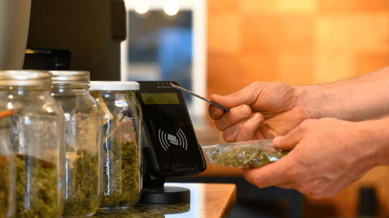 Dispensary Etiquette Tips for a Smooth and Enjoyable Experience
