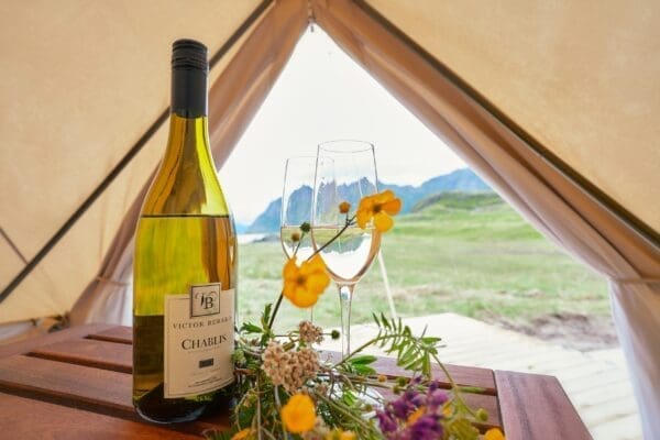 Unplug and Reconnect: Locating Romantic Glamping Spots for Couples