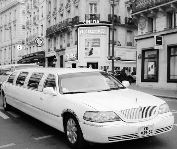3 Brilliant Reasons to Hire a Limousine When You Want To Arrive In Style at a Special Event