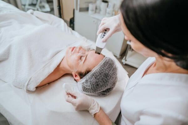 A Guide to Facelifts: What You Should Know If You’re Considering One