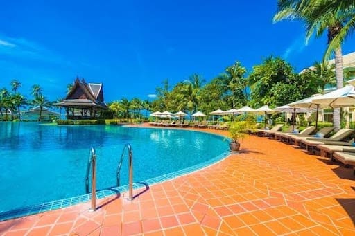 Are Maui Resort Vacation Rentals Ideal for Families?
