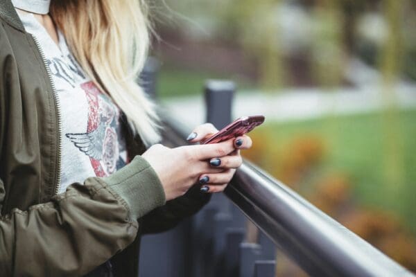 5 Situations Where a Cell Phone Booster Is an Absolute Lifesaver
