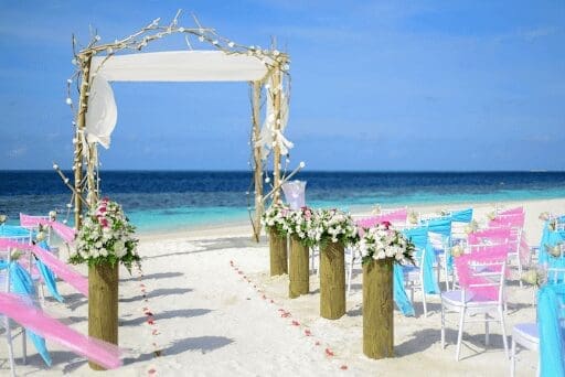 How to Plan a Beach Wedding in Los Angeles