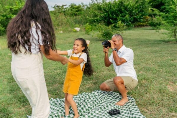 Capturing Emotions in Family Photos: 7 Helpful Tips for Photographers