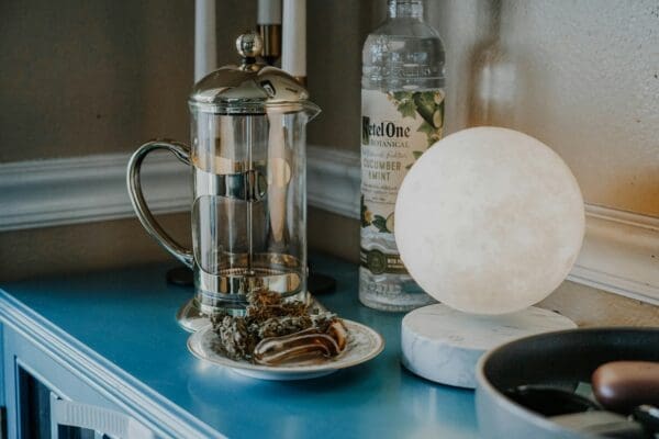 Enjoying Cannabis at Home: The Perks of Delivery Services