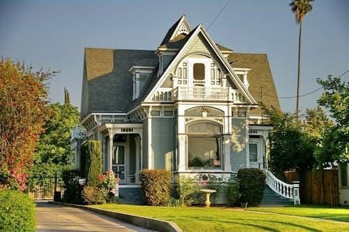 Curb Appeal Essentials: Tips for a Beautiful and Inviting Home