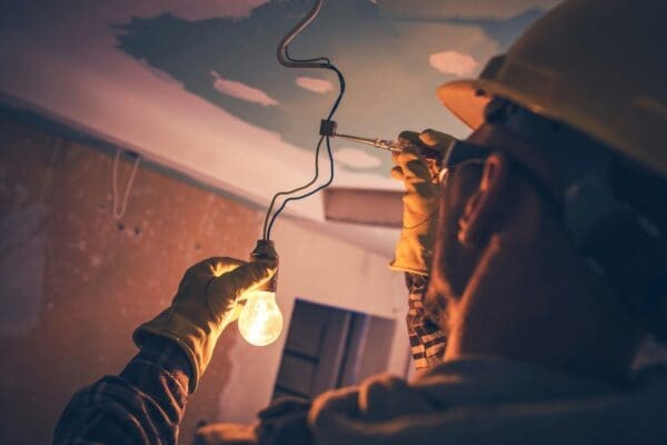6 Telltale Signs That It’s Time to Call Out a Local Electrician