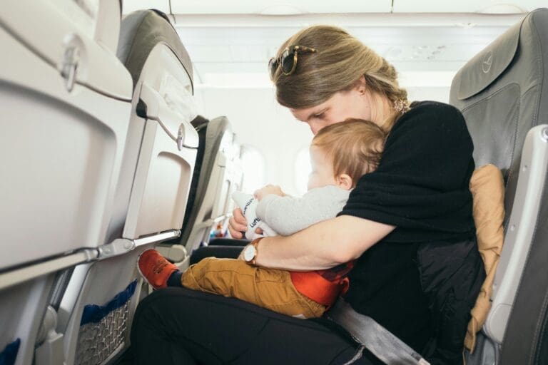 Sippy Cups vs. Bottles: What’s Best for Airplane Travel?