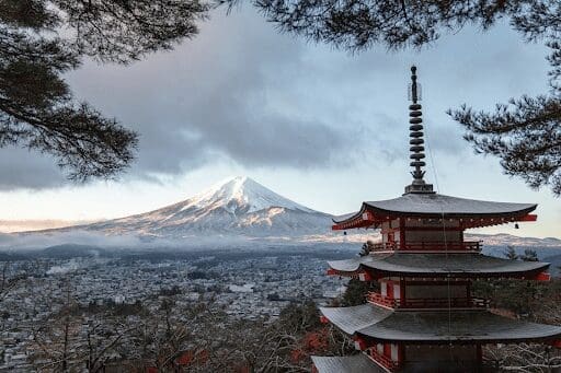 The Ultimate Guide to Visiting Japan: What to Do and Where to Go