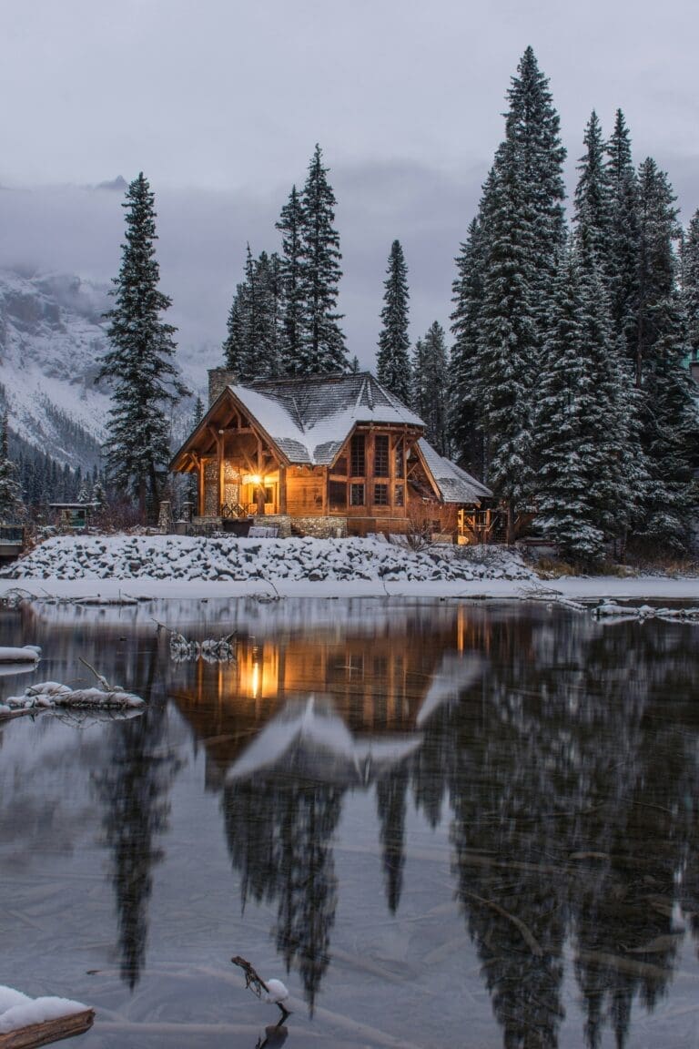Winter's Best Cozy Cabin Destinations in the USA