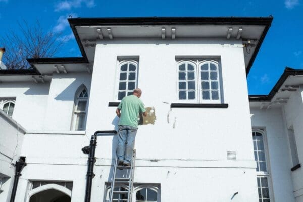 Choosing the Right House Painter: A Step-by-Step Guide