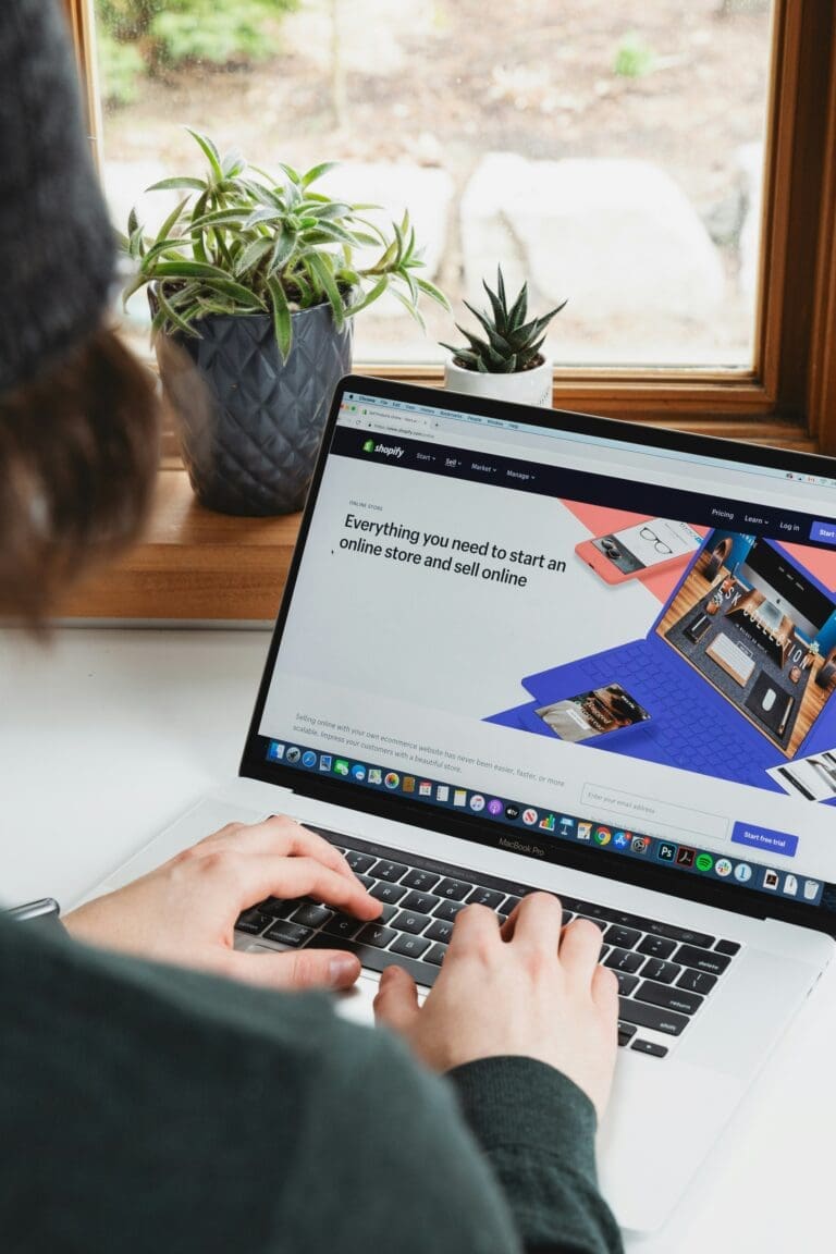 Crafting Compelling E-commerce Content That Engages and Converts