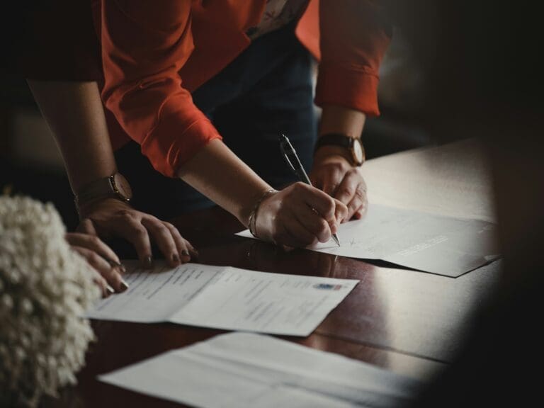 What to Expect When Hiring a Lawyer to File a Lien
