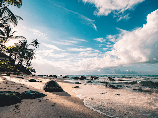 Maximize Fun And Savings On Your Next Beach Adventure With These 4 Tips