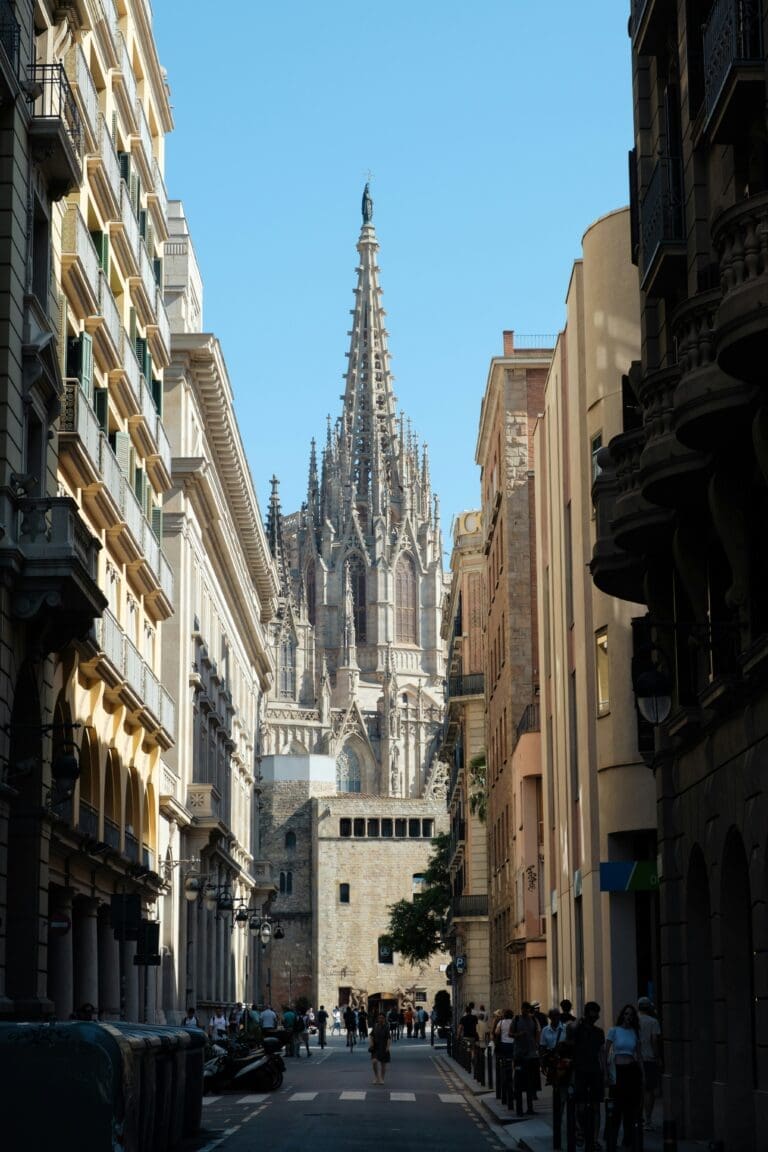 Barcelona Travel Tips for Budget-Conscious Moms Who Love to Explore