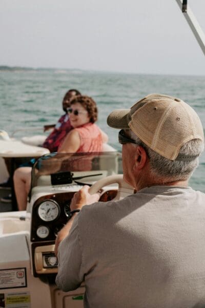 10 Essentials for a Family Boating Trip