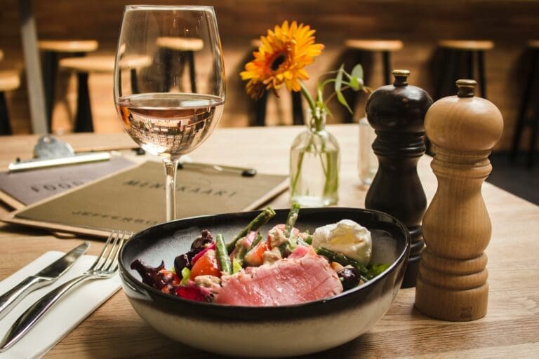 How to Design a Luxury Restaurant Interior That Attracts High-End Clients