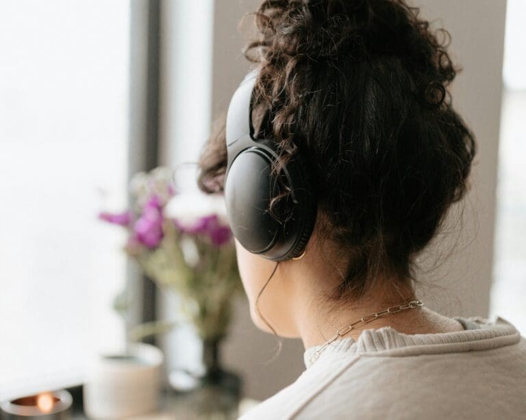 How to Practice Your Listening Skills for Indonesian Without Leaving Home: Effective Strategies and Resources