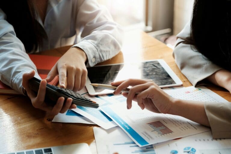 Building a Financial Safety Net with Smart Investment Choices for Long-Term Stability and Growth