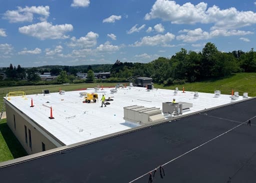 7 Commercial Roof Warning Signs That Can Close Your Business
