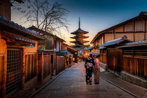 The Benefits of Traveling with a Specialized Tour Company