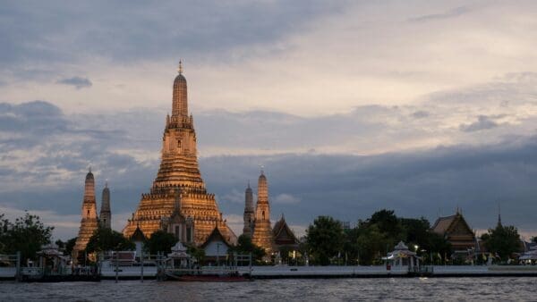 Why Many Expat Families Are Moving to Thailand
