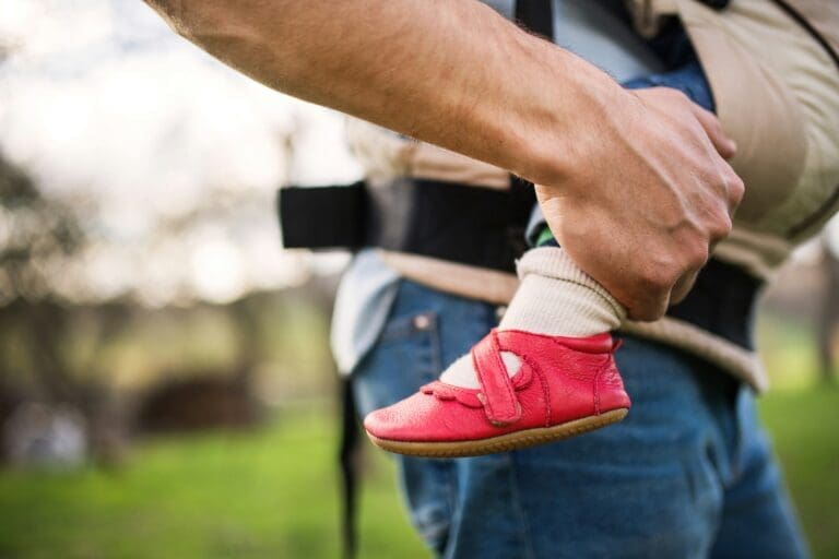 4 Ergonomic Features That Keep You and Baby Comfortable Outside