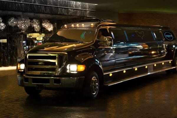Traveling in Style: A Guide to Luxury Limousines and VIP Dining in Vegas