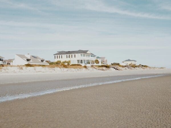How Coastal Living Shapes Homebuying Decisions